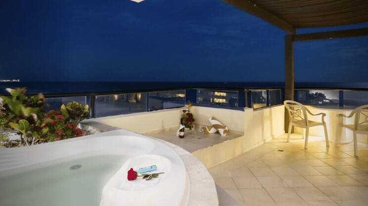 Crown Paradise Club All-Inclusive Resort Cancun